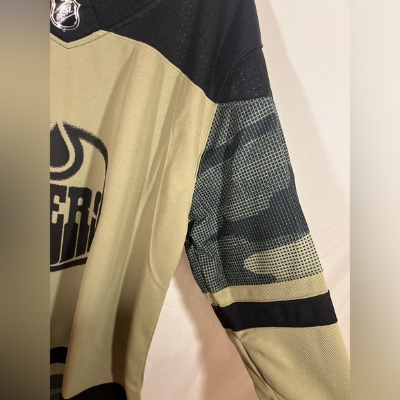Adidas Edmonton Oilers Salute To Service Military Appreciation Jersey - Picture 3 of 5